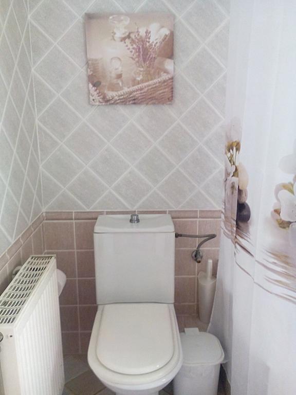 Rose Garden Apartment *