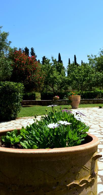 Rose Garden Apartment *